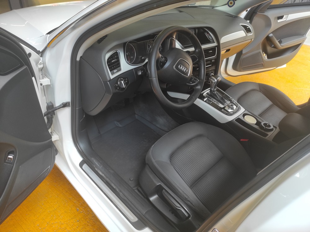 Audi A4 B8 Kasa (2007-2015) Seintex 4D Havuzlu Paspas