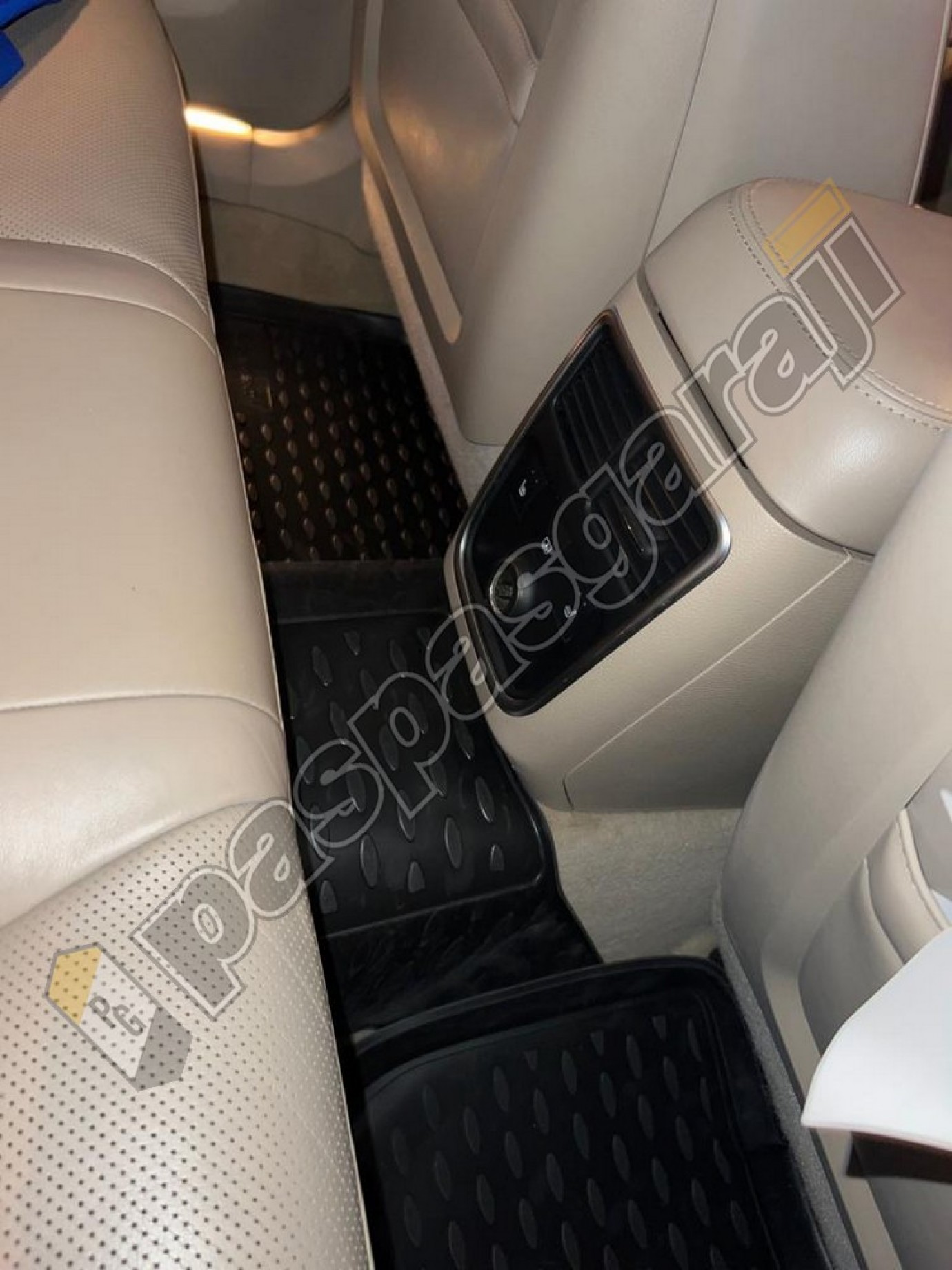 Kaiser Chrysler 300C 3D Havuzlu Paspas 2011- sonrası
