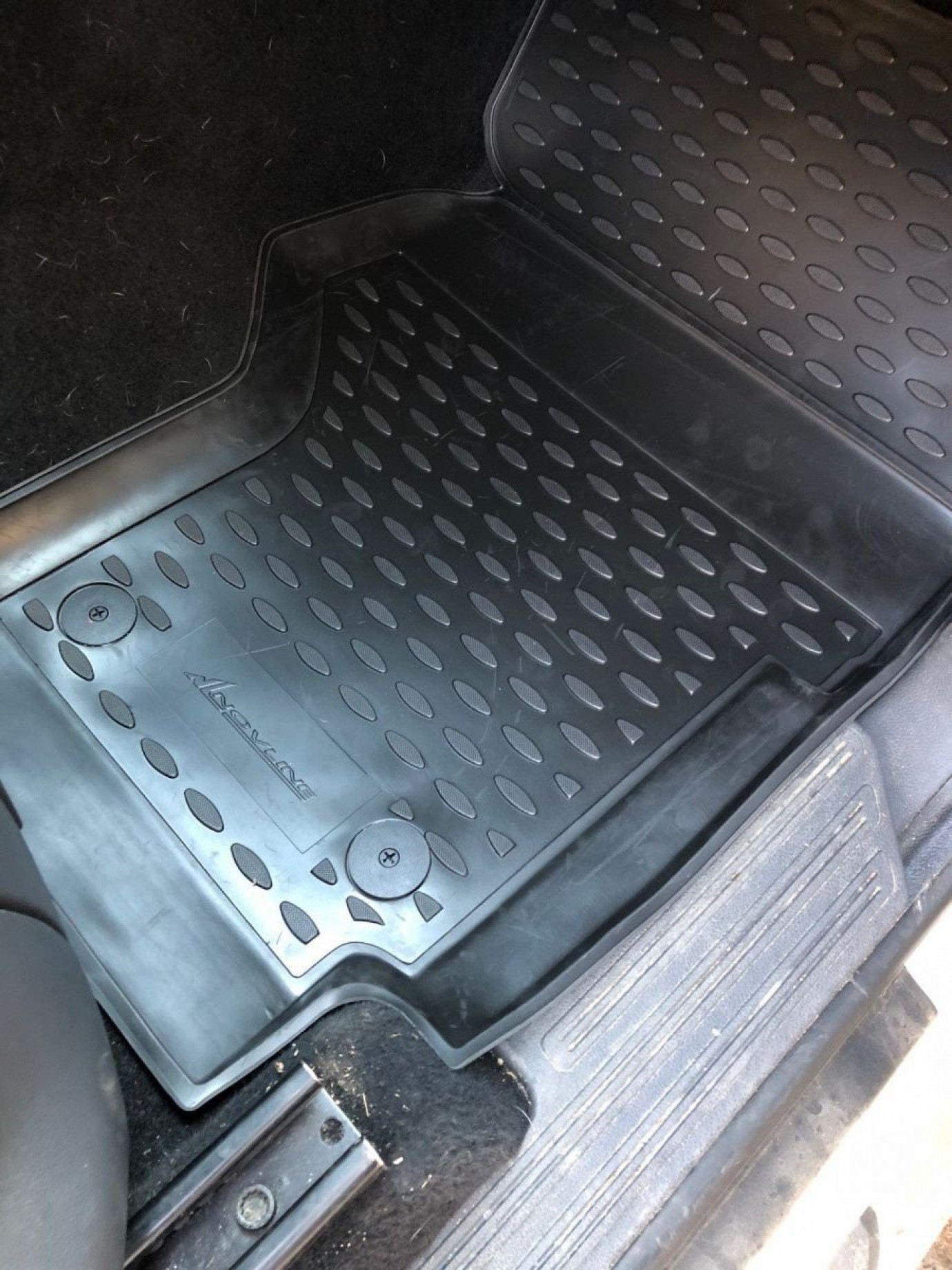 Kaiser VOLKSWAGEN Amarok 3D Havuzlu Paspas Siyah