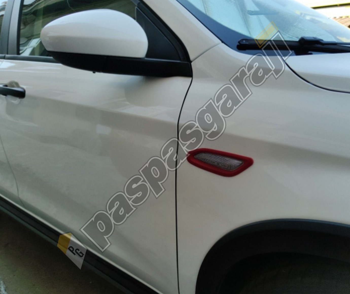 FIAT Egea 2015 ve Üzeri Sinyal Çerçevesi / Abs Plastik Kırmızı FIAT Egea 2015 ve Üzeri Sinyal Çerçevesi / Abs Plastik Kırmızı
