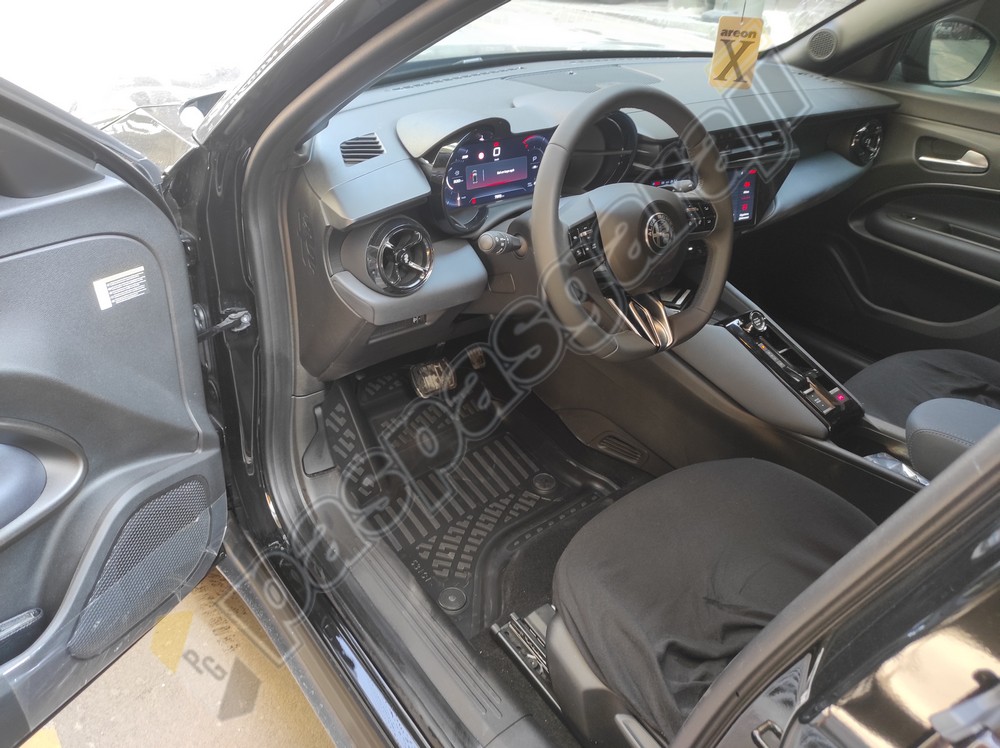 Kaiser Alfa Romeo Junior İbrida 3D Havuzlu Paspas, 2024-