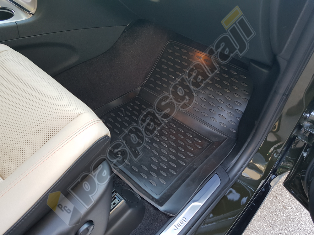 Kaiser Jeep Grand Cherokee WK2 3D Havuzlu Paspas, 2010-2015 Arası