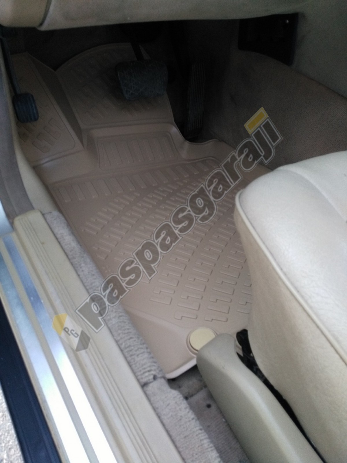 Kaiser Mercedes E Serisi w210 3D BEJ Havuzlu Paspas,1995-2002 Arası Kaiser Mercedes E Serisi w210 3D BEJ Havuzlu Paspas,1995-2002 Arası
