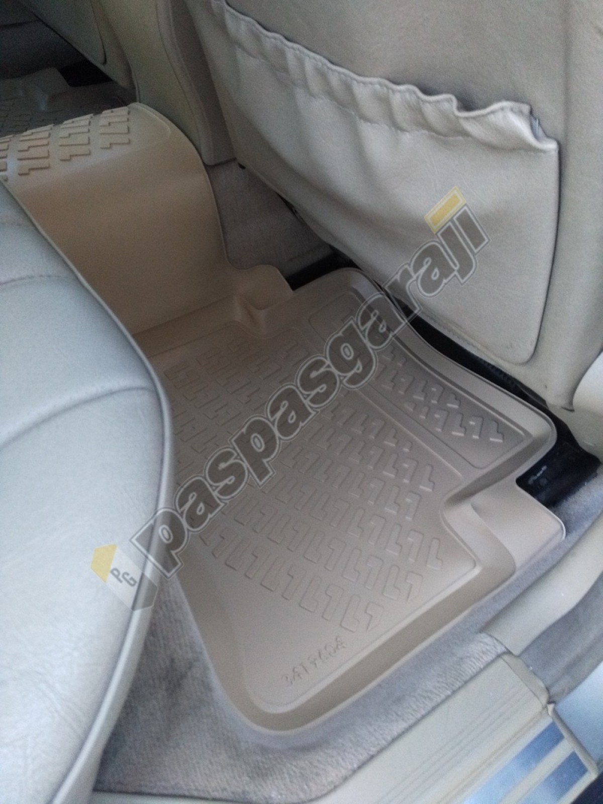 Kaiser Mercedes E Serisi w210 3D BEJ Havuzlu Paspas,1995-2002 Arası Kaiser Mercedes E Serisi w210 3D BEJ Havuzlu Paspas,1995-2002 Arası