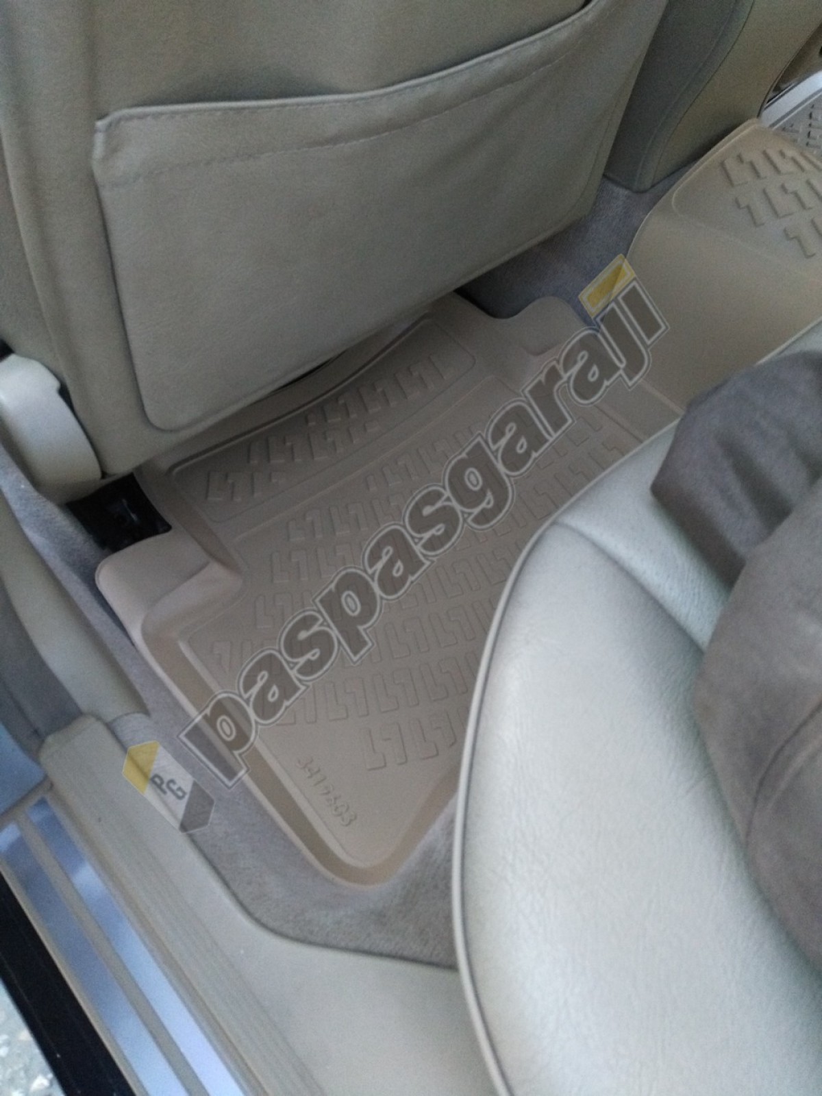 Kaiser Mercedes E Serisi w210 3D BEJ Havuzlu Paspas,1995-2002 Arası Kaiser Mercedes E Serisi w210 3D BEJ Havuzlu Paspas,1995-2002 Arası