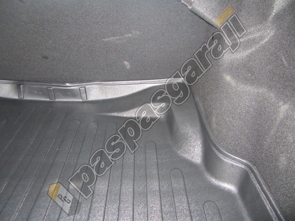 Mercedes C Serisi Sedan W204 Plastikli Bagaj Havuzu 2007-2013 Arası
