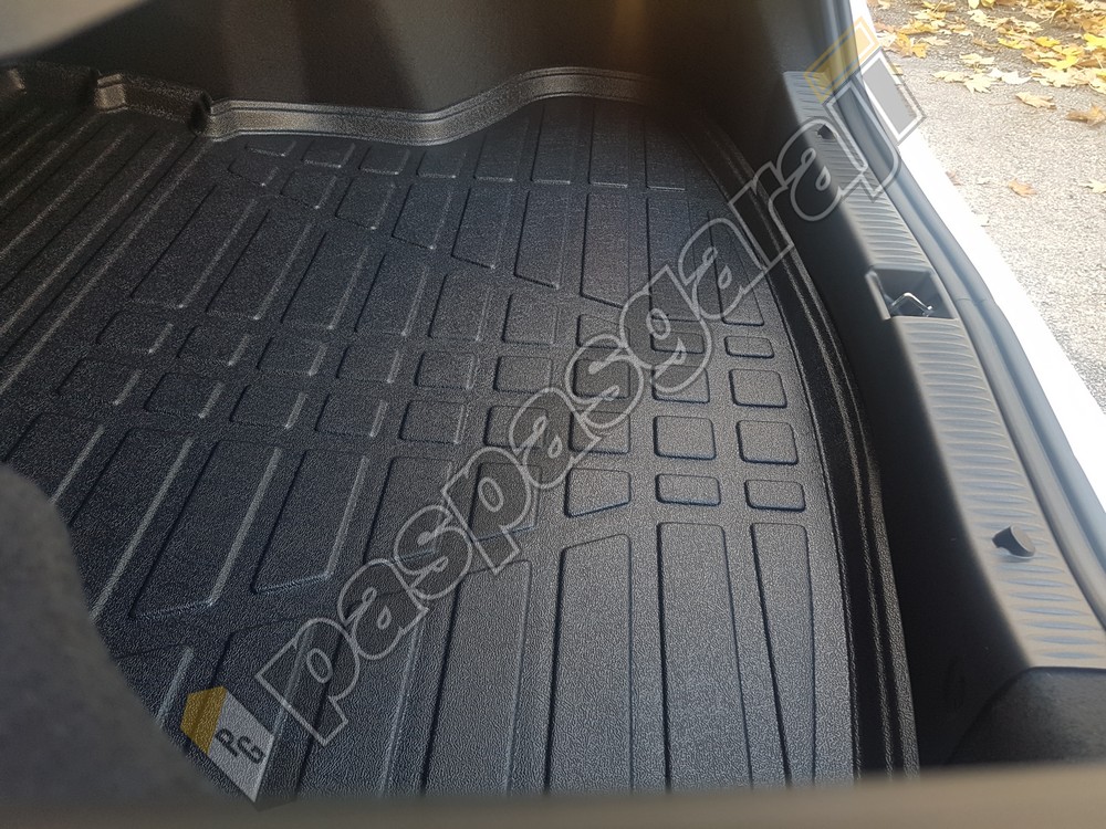 Mercedes C Serisi Sedan W205 Rampalı ve Kulaklı Bagaj Havuzu 2014-2021 Arası