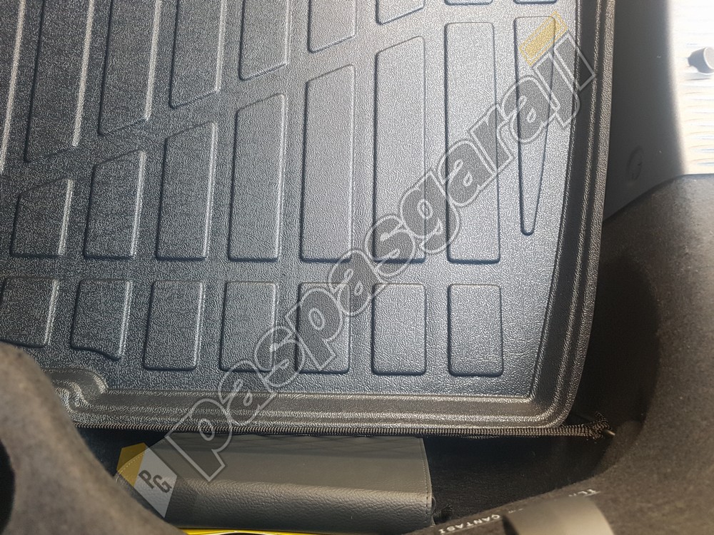 Mercedes C Serisi Sedan W205 Rampalı ve Kulaklı Bagaj Havuzu 2014-2021 Arası
