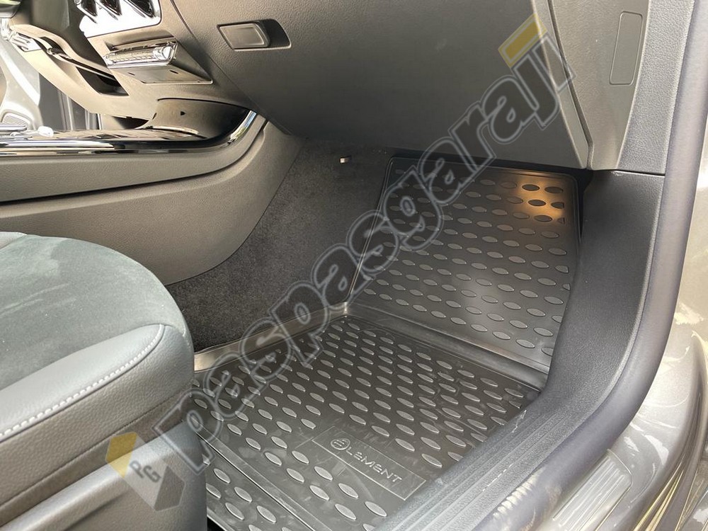 Mercedes CLA Serisi W118 Havuzlu Paspas 2019-2025 Arası Mercedes CLA Serisi W118 Havuzlu Paspas 2019-2025 Arası