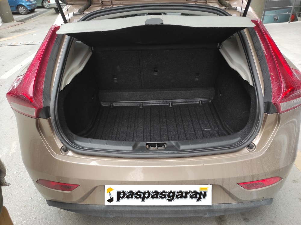 Paspasgaraji Volvo V40 ALT Kademe Bagaj Havuzu, 2012-2019