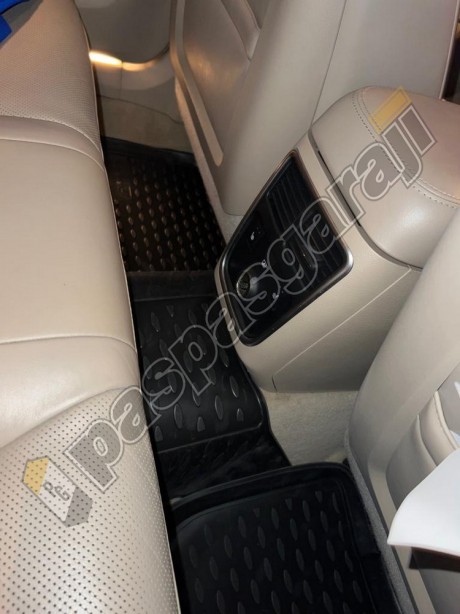 Kaiser Chrysler 300C 3D Havuzlu Paspas 2011- sonrası