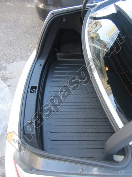 Mercedes C Serisi Sedan W204 Plastikli Bagaj Havuzu 2007-2013 Arası
