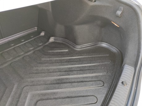 Mercedes C Serisi Sedan W205 Rampalı ve Kulaklı Bagaj Havuzu 2014-2021 Arası