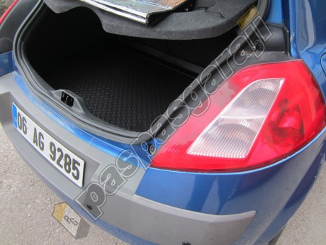 Renault Megane 2 HB Bagaj Havuzu 2004-2009 Arası