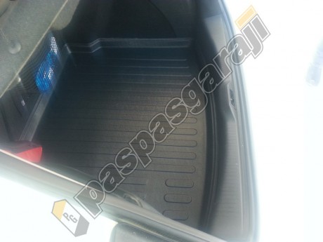 Renault Megane 3 HB  2009-2015 Yılları Arası Bagaj Havuzu